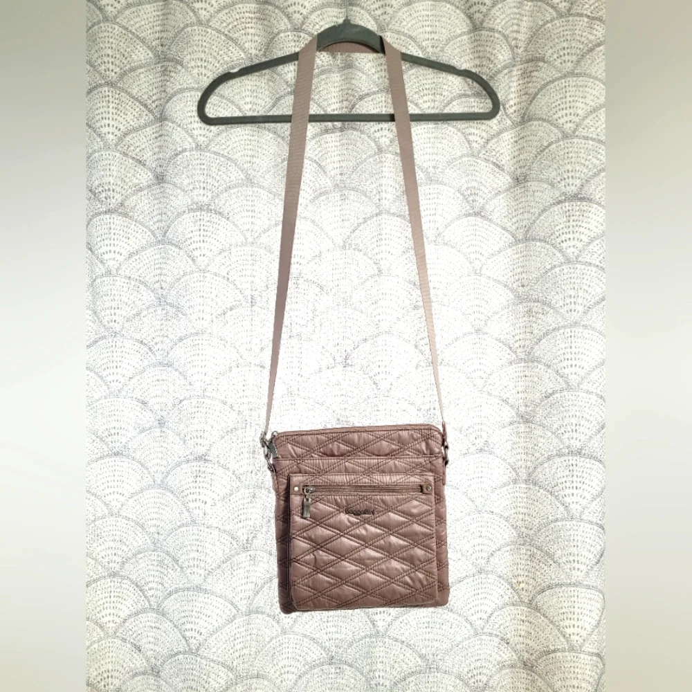 Baggallini Rose Pink Metallic Quilted Crossbody "For Life's Journey" - Picture 2 of 15